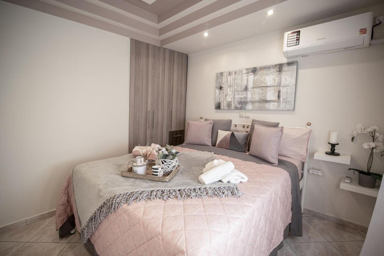 'the Ivory' House Project In Apartment Athens