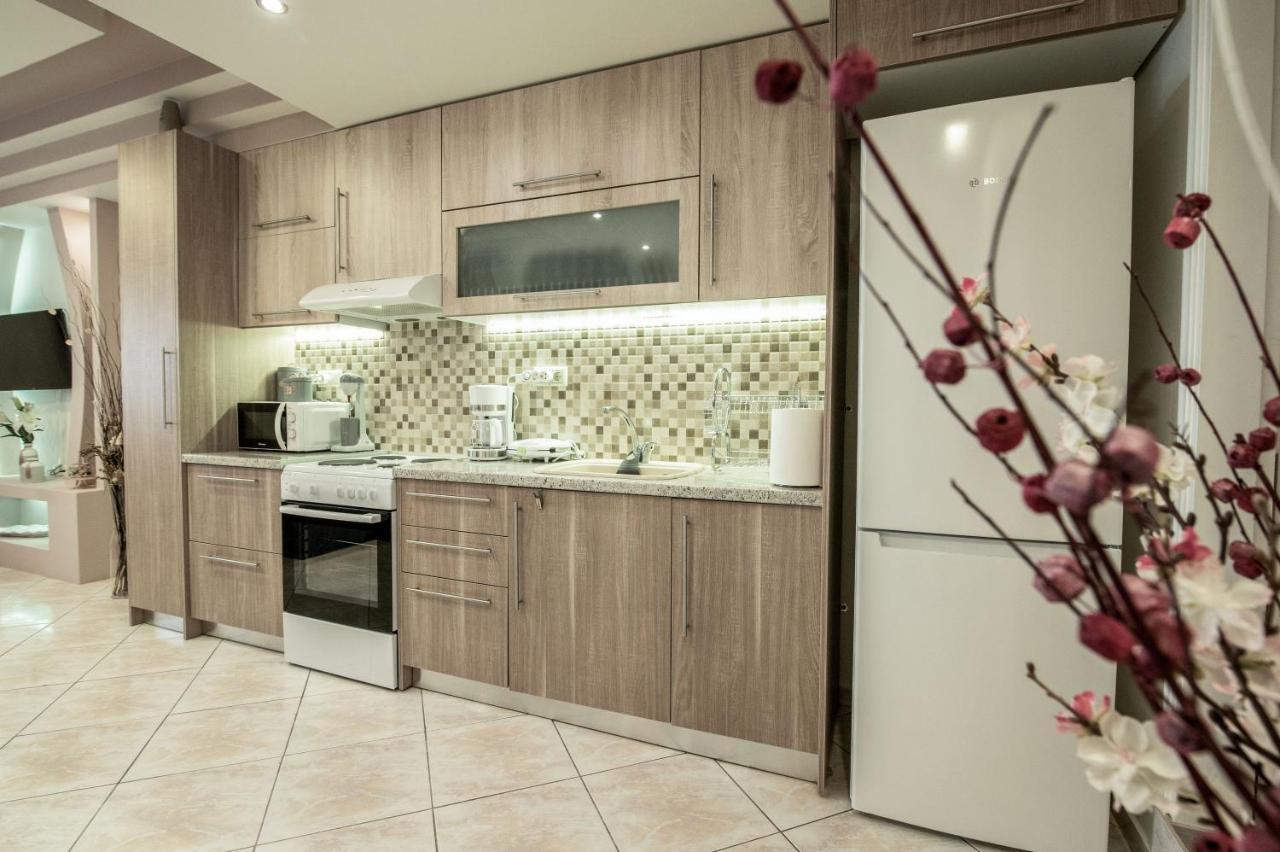 'the Ivory' House Project In Apartment Athens
