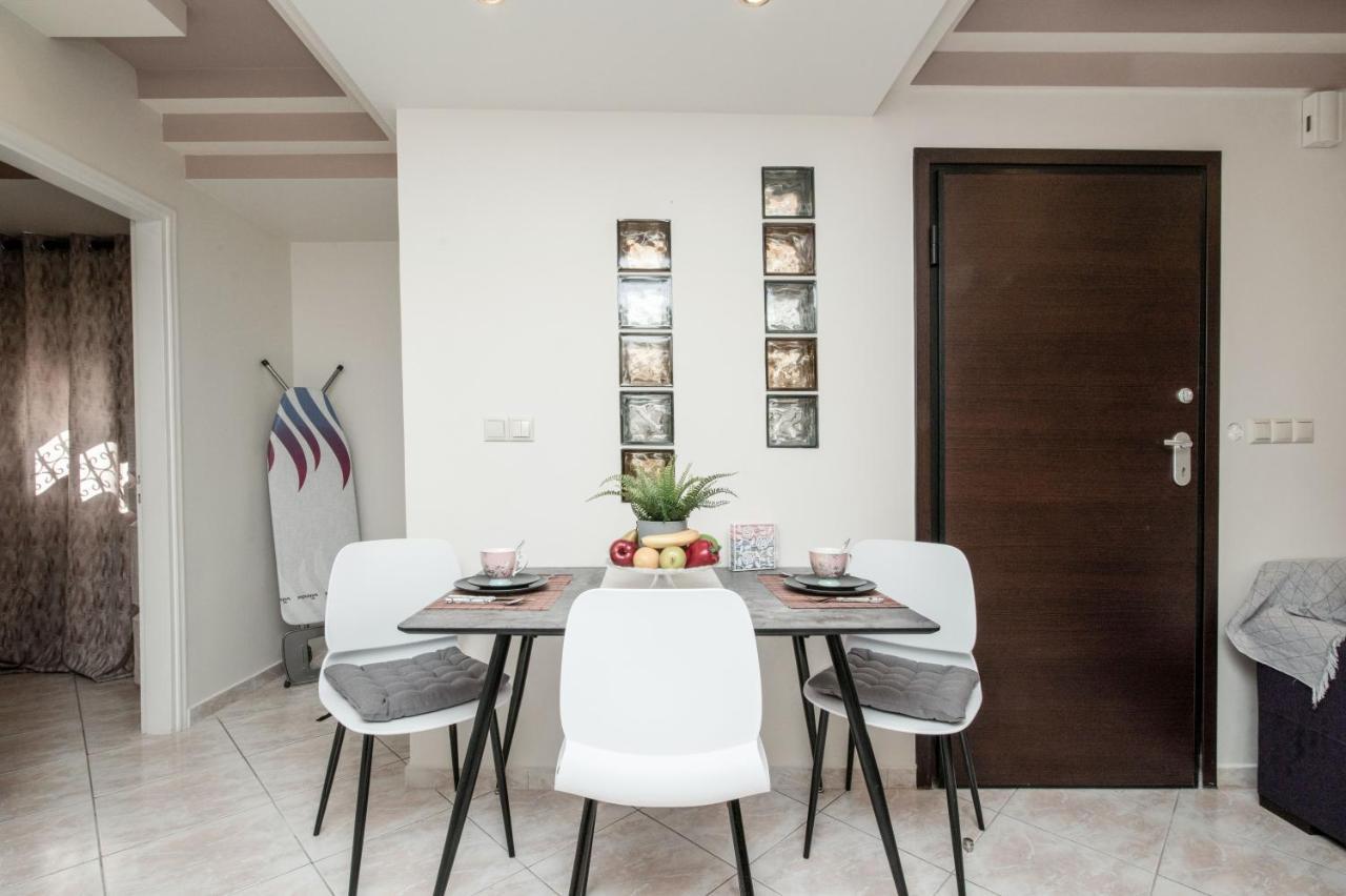 'the Ivory' House Project In Apartment