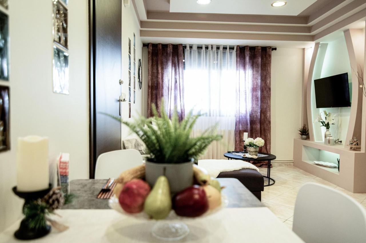 'the Ivory' House Project In Apartment Athens